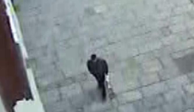 Možný pachatel nedělní loupeže ve směnárně