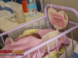 Malá Evička je první Budějčandou roku 2013