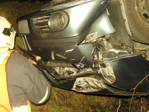 Škoda Fabia skončila u Šalmanovic na střeše