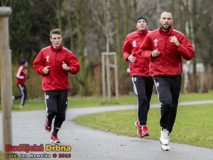 Skupinka běžců v čele s Romanem Lengyelem