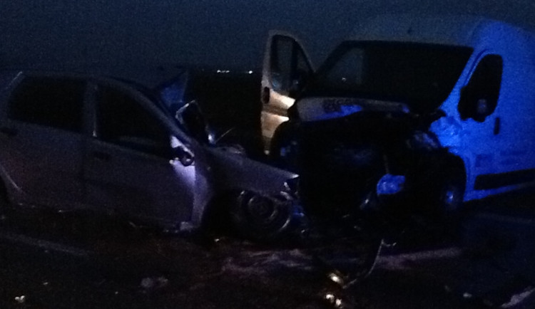 Srážka dvou vozidel u Dynína