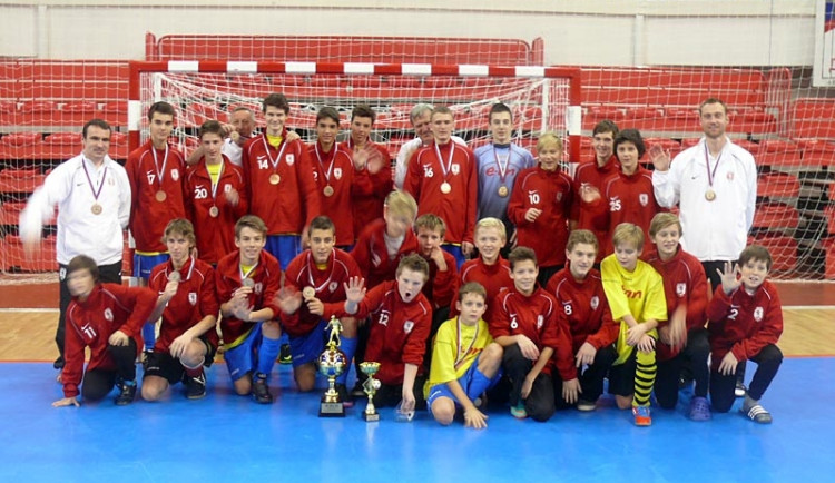 Starší výběr fotbalistů si z Jekatěrinburgu odvezl bronz