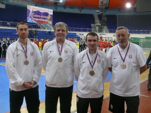 Realizační tým s medailemi