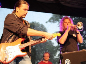 Kapela His Angels. V popředí Budějčák Miloš Švec