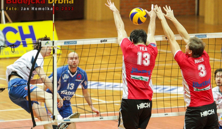 Tomáš Fila a Radek Mach blokují