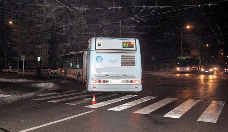 Přechod, na kterém autobus srazil chodkyni