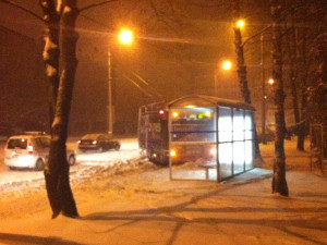 Sněžení a ledovka komplikují dopravu po celém kraji