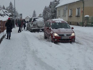Kolaps dopravy! Sněhová kalamita ucpala Budějce
