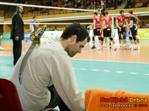 Masér Jihostroje Filip Hoch přišel se šavlí na zádech