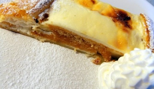 Tvarohovo-jablečný koláč