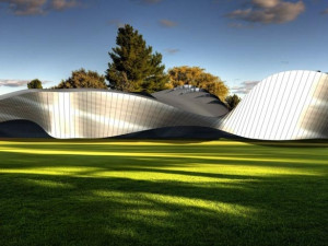 Návrh nového Centra halových sportů, který se soutěže nakonec nezúčastnil