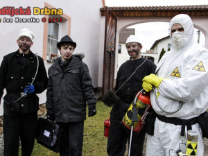 Masky doprovázející koledníky