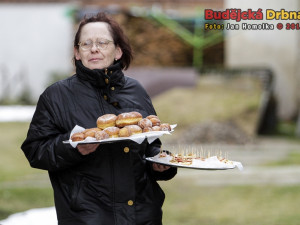 Na koledníky čekalo v každém stavení občerstvení