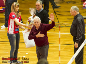 Dárek k 95. narozeninám dostal trenér Josef Mejsnar