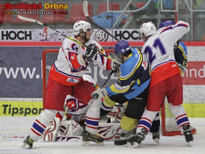 Lukáš Moudrý (vlevo) s Jakubem Zíkou v tento moment střelci dvou branek Lokomotivy Davidu Jandovi moc prostoru nedali