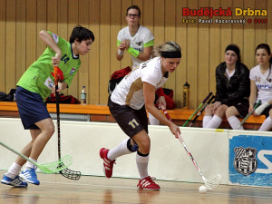 Domácí Květoslava Kučerová uniká Monice Zamazalové z Olomouce