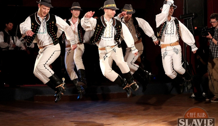 Skupina Šarvanci při loňských Dnech slovenské kultury v Café Klubu Slavie