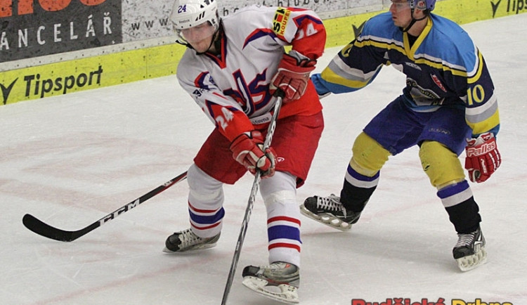 Michael Drs dotírá v prvním duelu na Dalibora Mikeše