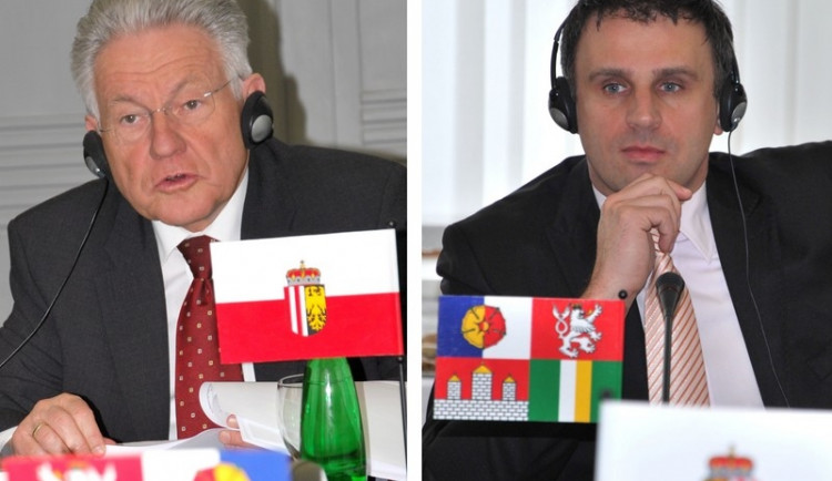 Hejtmani Zimola a Pühringer (zprava) se shodli, že nejdůležitější je kvalitní dopravní spojení