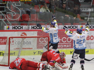 Rozhodující moment 114 minut trvajícího zápasu mezi Mountfieldem a Vítkovicemi