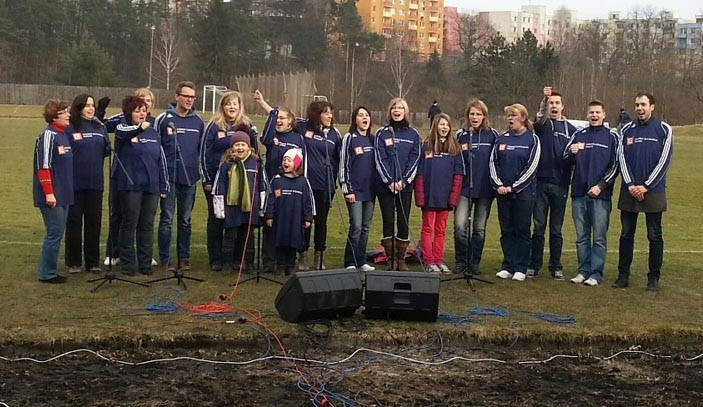 Pěvecký sbor Nuzický zvonek a jeho chorál „Naše hrdost Olympie, týnské srdce pro ni bije“