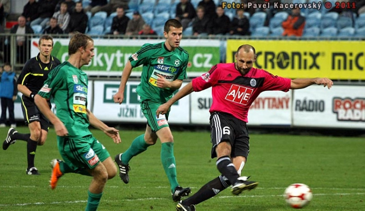 Poslední domácí zápas proti Příbrami se Romanu Lengyelovi povedl, dal dva góly. Dnes ale možná bude na hřišti chybět