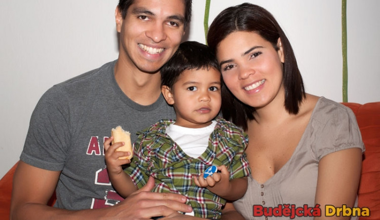 Andy Rojas s manželkou Giannou a synem Nicem