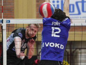 Kriško smečuje přes Fořta