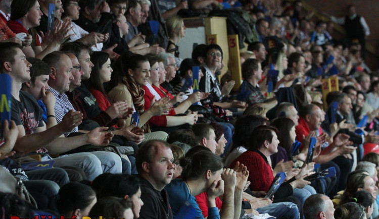 Ve Sportovní hale se sešly více než dvě tisícovky diváků