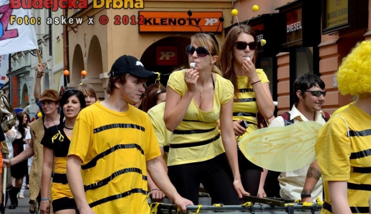 Majálesový průvod v roce 2012