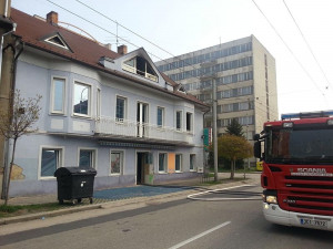 Bývalý nevěstinec v Průmyslové ulici zachvátily plameny