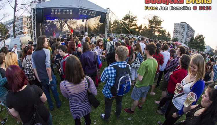 FOTO: Do Budějc se popáté vrátil Odpad fest
