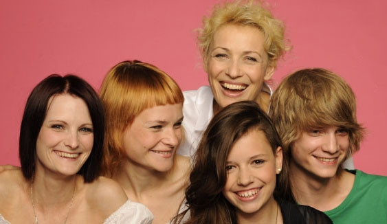 Duší Nadačního fondu Pink Bubble je Martina Šmuková (vzadu)