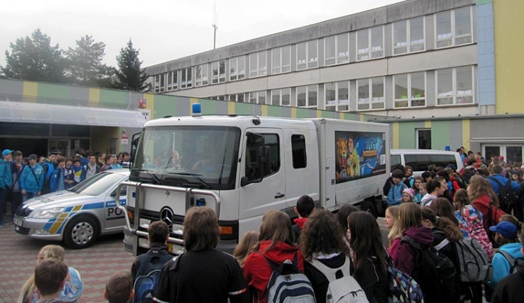Roadshow České národní banky na budějcké Základní škole Oskara Nedbala