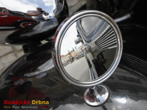 Ve zpětném zrcátku