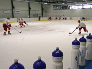 Letní příprava HC Mountfield v Hokejovém centru Pouzar