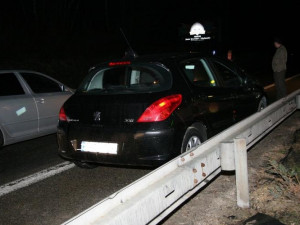 Zadržení pachatelů loňského případu, kteří namontovali skimmovací zařízení na bankomat na náměstí Přemysla Otakara II.
