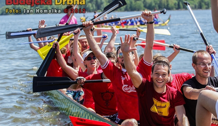 Závody dračích lodí na Lipně