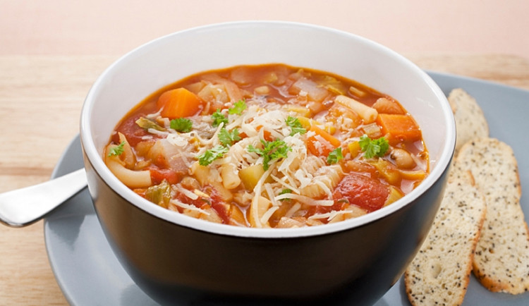 Polévka minestrone z jednozrnky