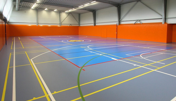 Sportovní hala v HOKEJOVÉM CENTRU POUZAR