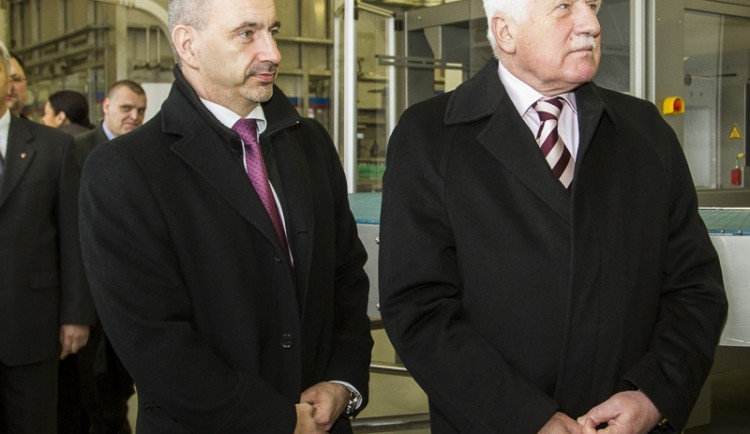 Václav Klaus (vpravo) s ministrem průmyslu a obchodu Martinem Kubou