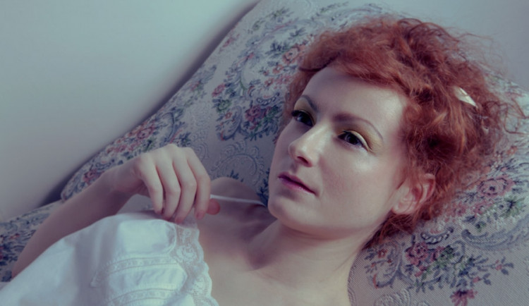 Zpěvačka November 2nd Saša Langošová