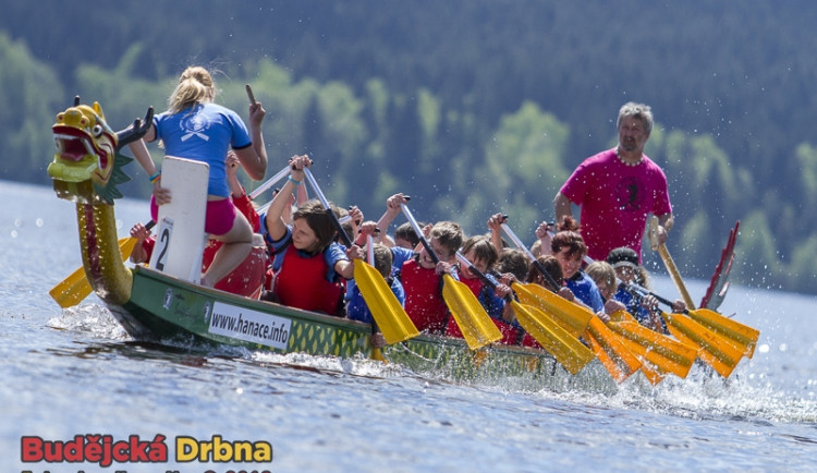 Závody Dračích lodí na Lipně 2013