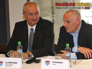 Blažek a Drbohlav rezignovali na své funkce v představenstvu