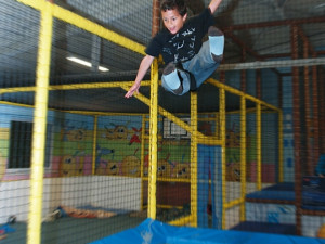 Děti z Dětského domova Žíchovec v budějckém Hopsáriu