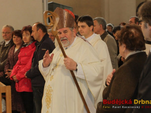 Českobudějovický biskup Jiří Paďour zdraví věřící