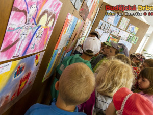 Vernisáž výstavy Děti malují teplo v DK Metropol