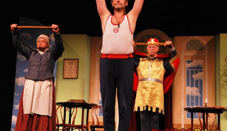 Tyrš vede v nebi tělocvik