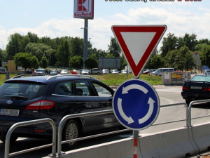 Nový kruhový objezd u Kauflandu