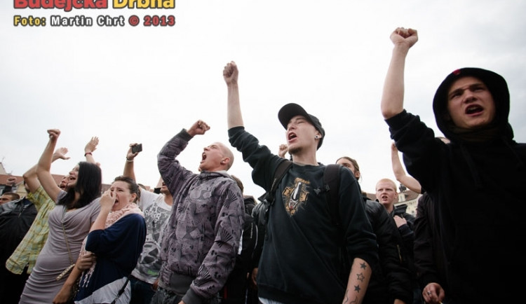 Protest kvůli problémům v soužití s Romy na Máji